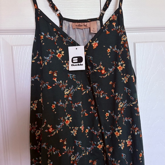 Willow & Root Floral Tank Top - Green - Picture 7 of 8